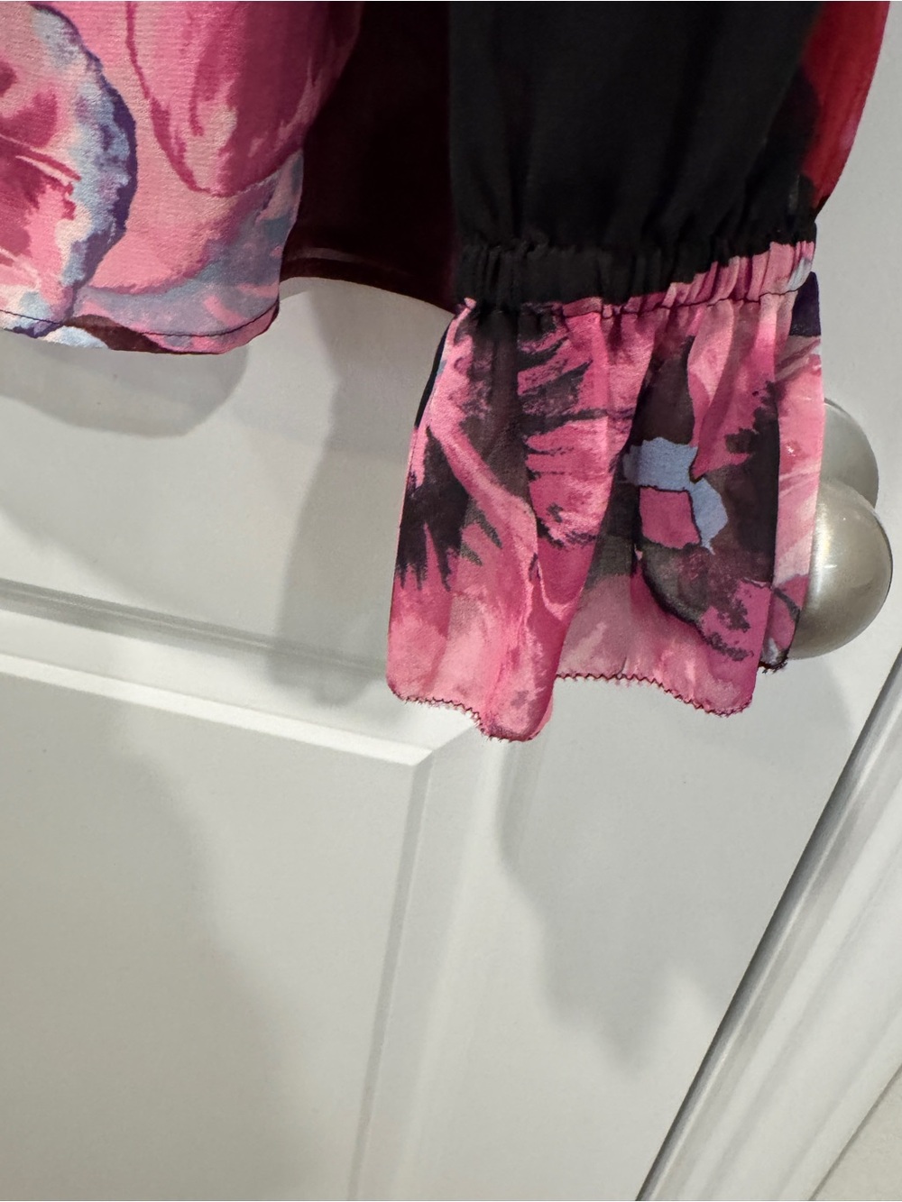White House Black Market Pink Floral Tie-Neck Blouse - Picture 5 of 9